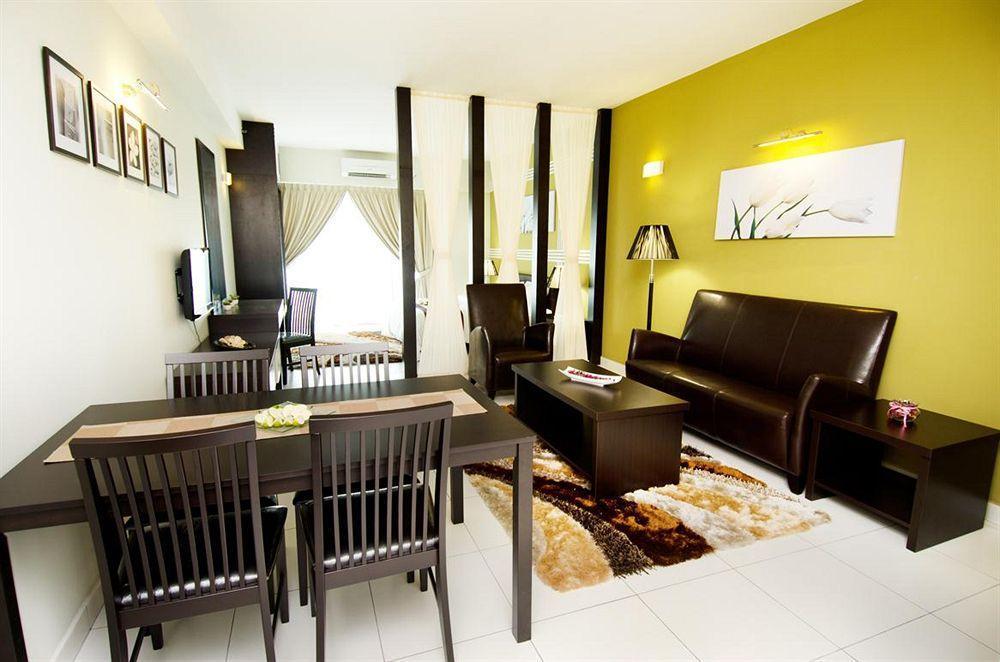 Bayu Marina Resort Johor Bahru Exterior photo