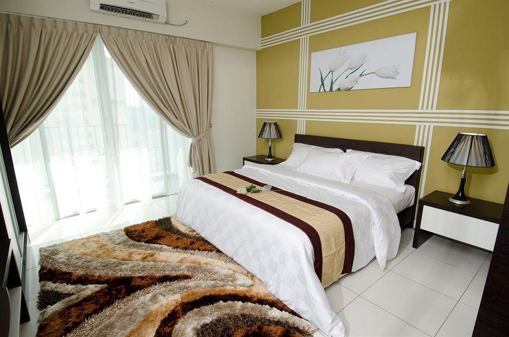 Bayu Marina Resort Johor Bahru Exterior photo