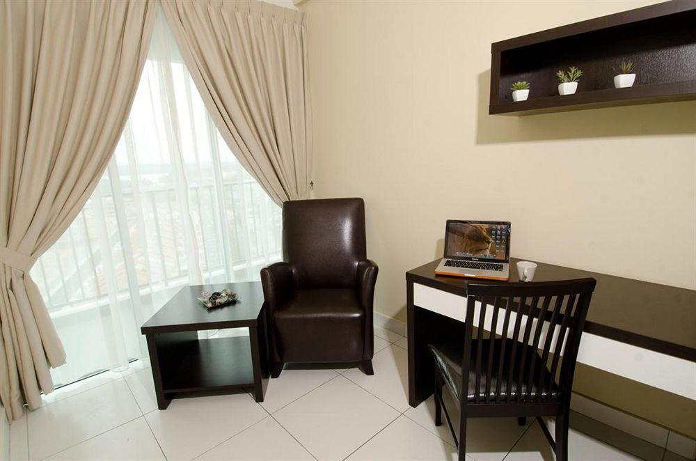 Bayu Marina Resort Johor Bahru Exterior photo