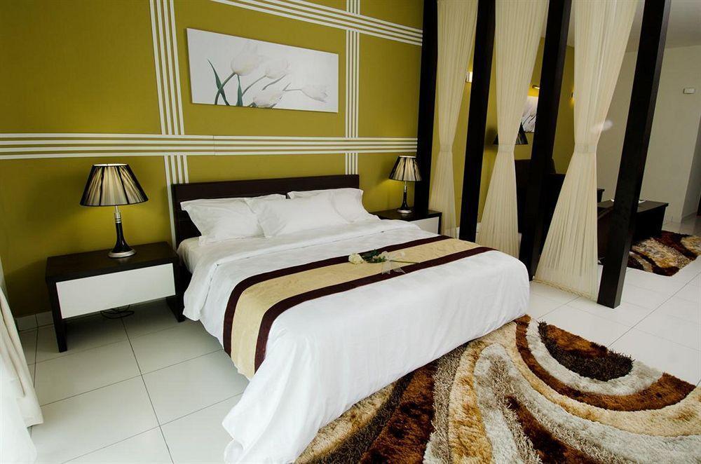 Bayu Marina Resort Johor Bahru Exterior photo