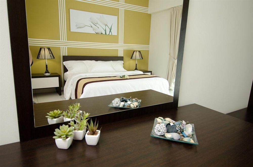 Bayu Marina Resort Johor Bahru Exterior photo
