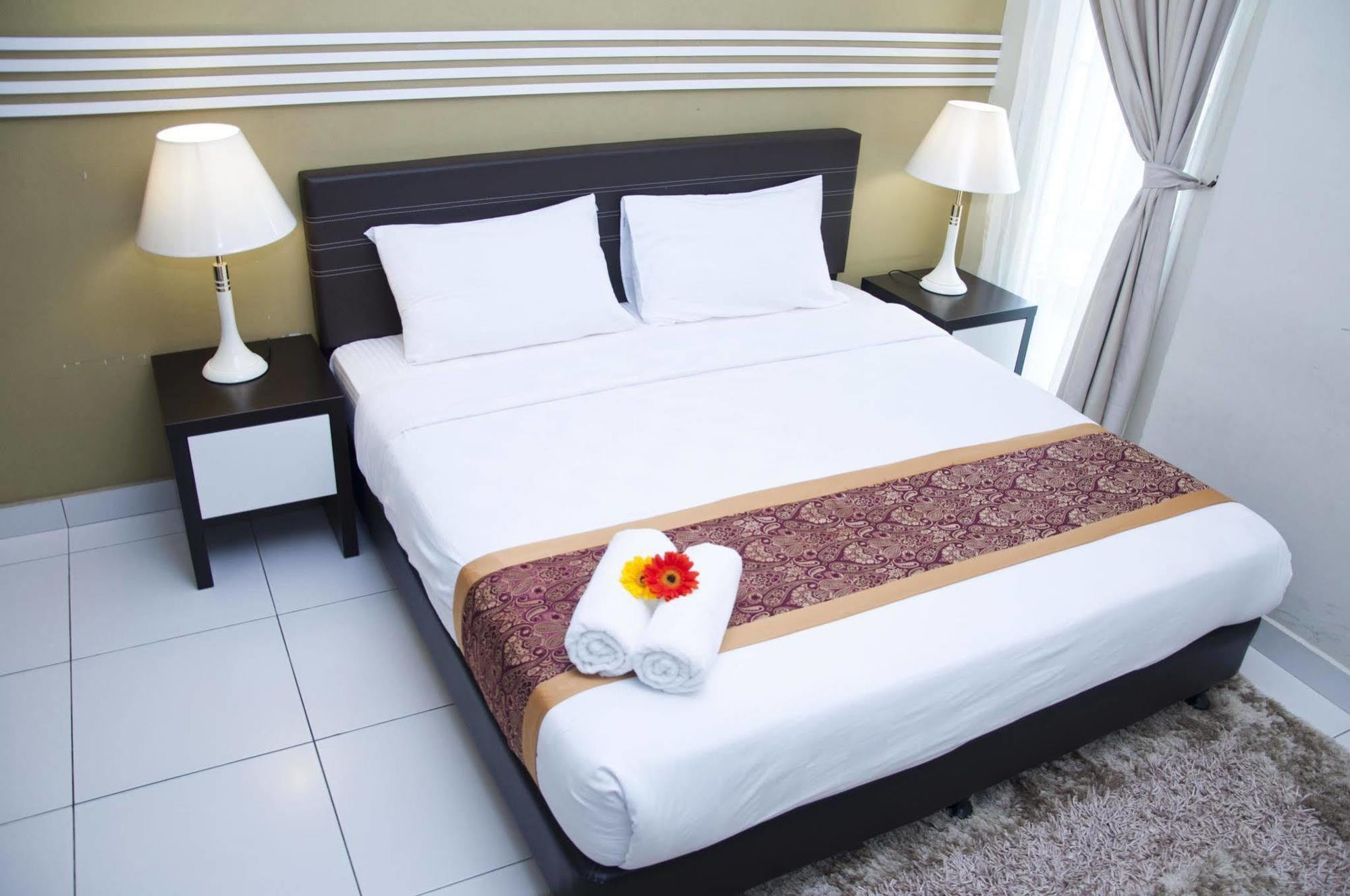 Bayu Marina Resort Johor Bahru Exterior photo