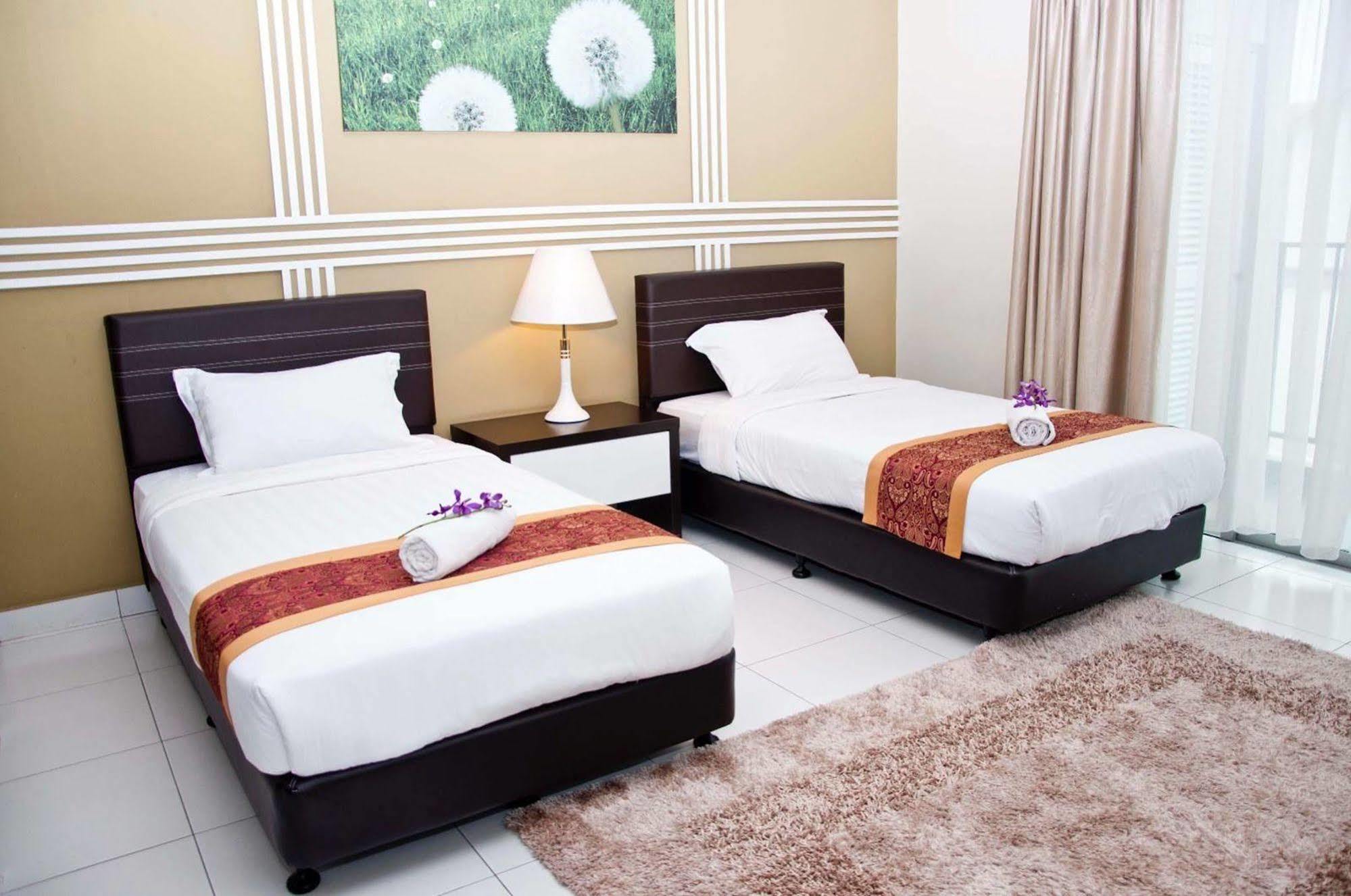Bayu Marina Resort Johor Bahru Exterior photo