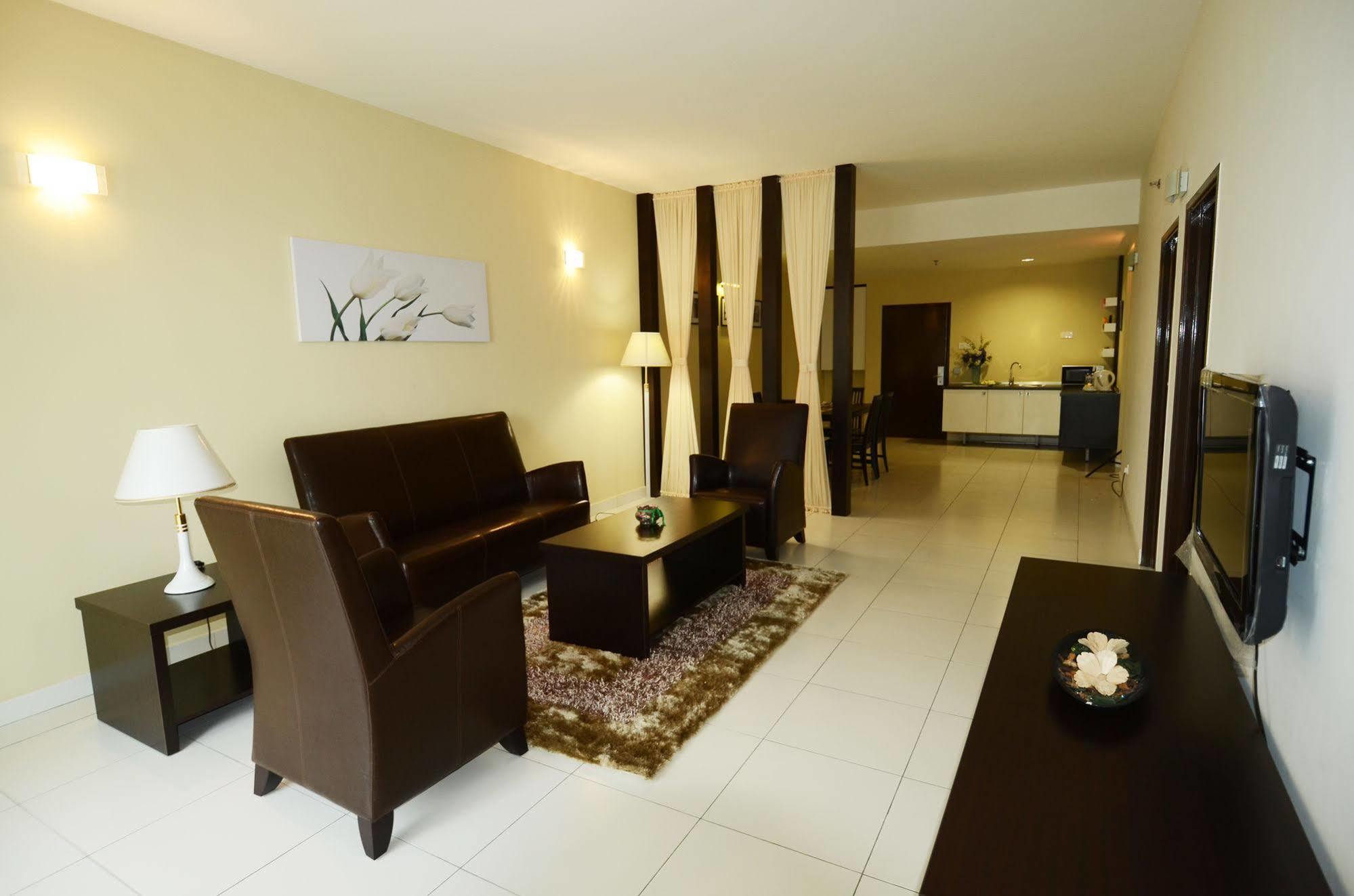Bayu Marina Resort Johor Bahru Exterior photo