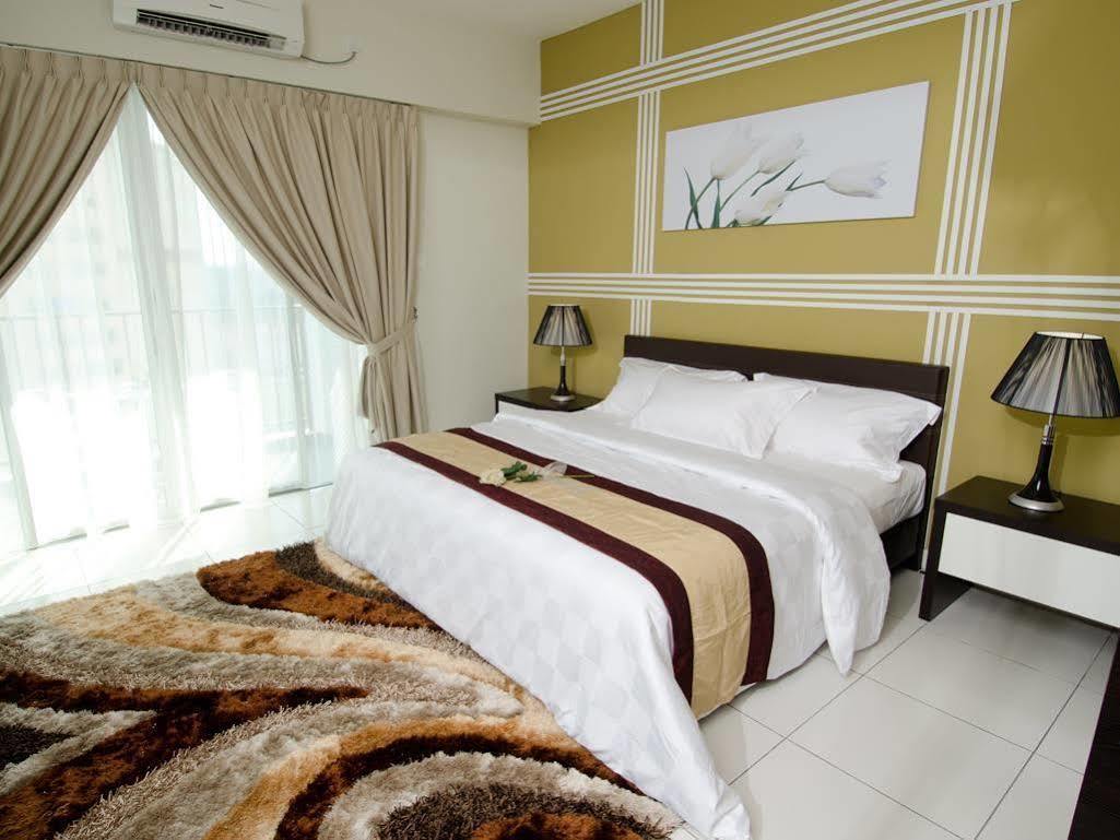 Bayu Marina Resort Johor Bahru Exterior photo