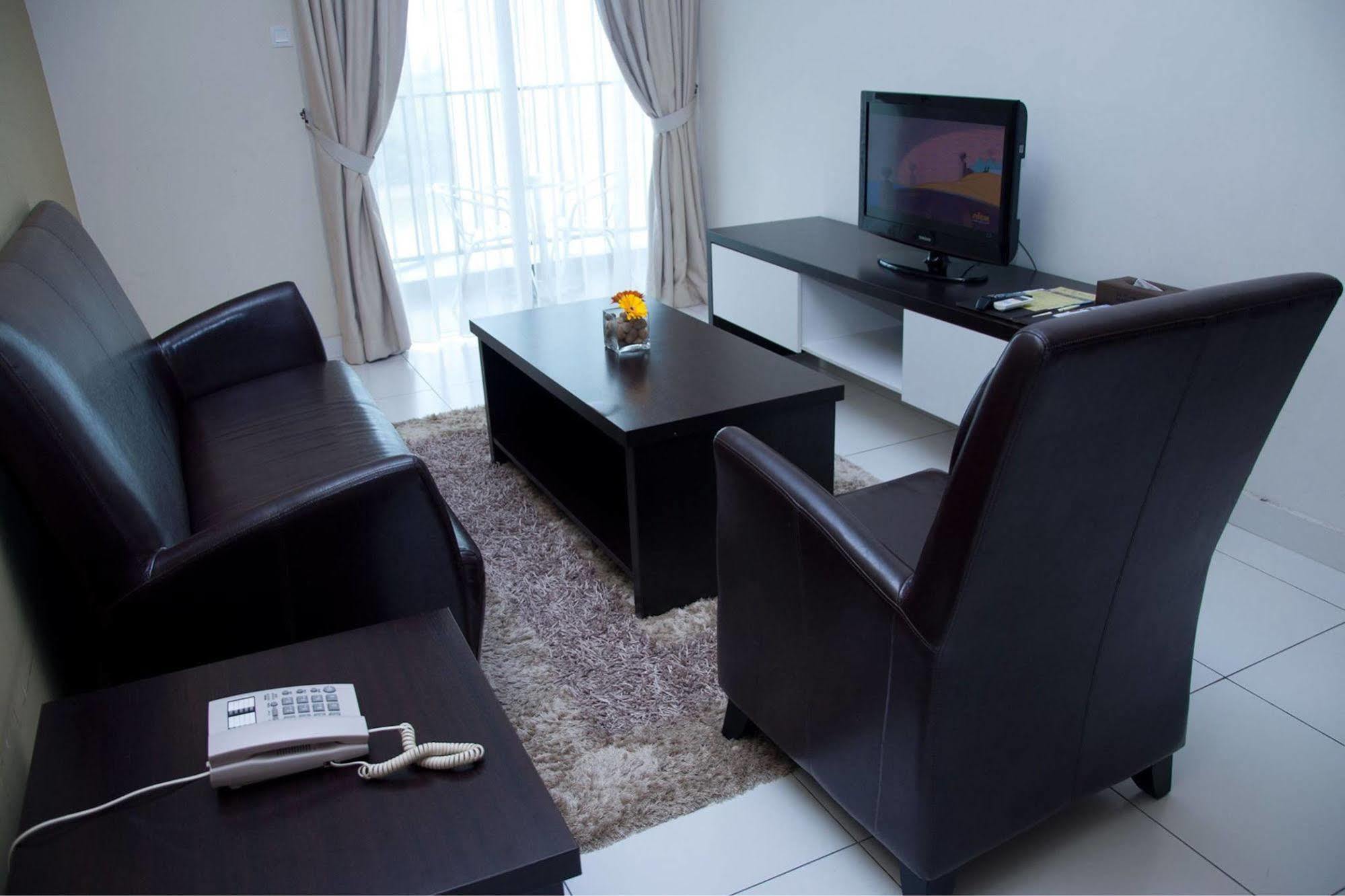 Bayu Marina Resort Johor Bahru Exterior photo