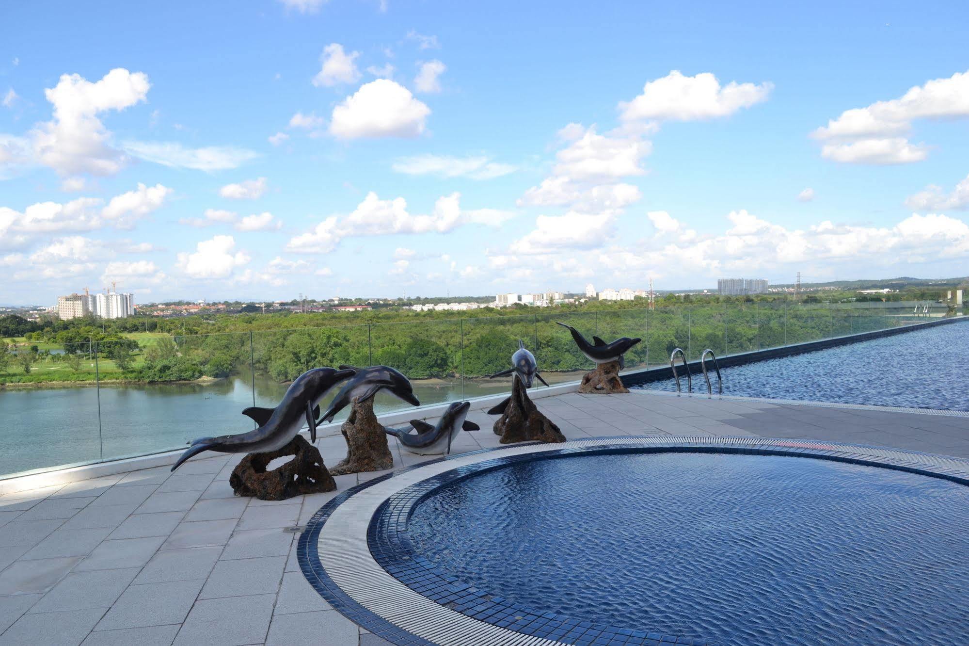 Bayu Marina Resort Johor Bahru Exterior photo