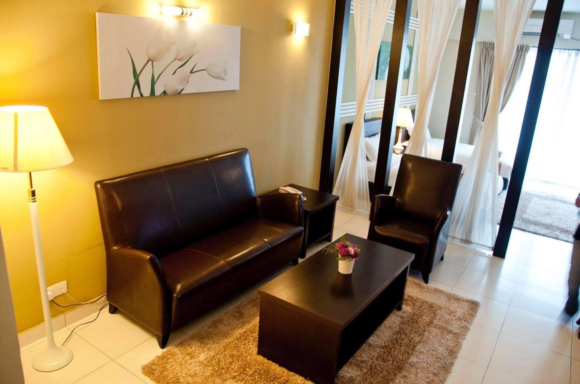 Bayu Marina Resort Johor Bahru Exterior photo