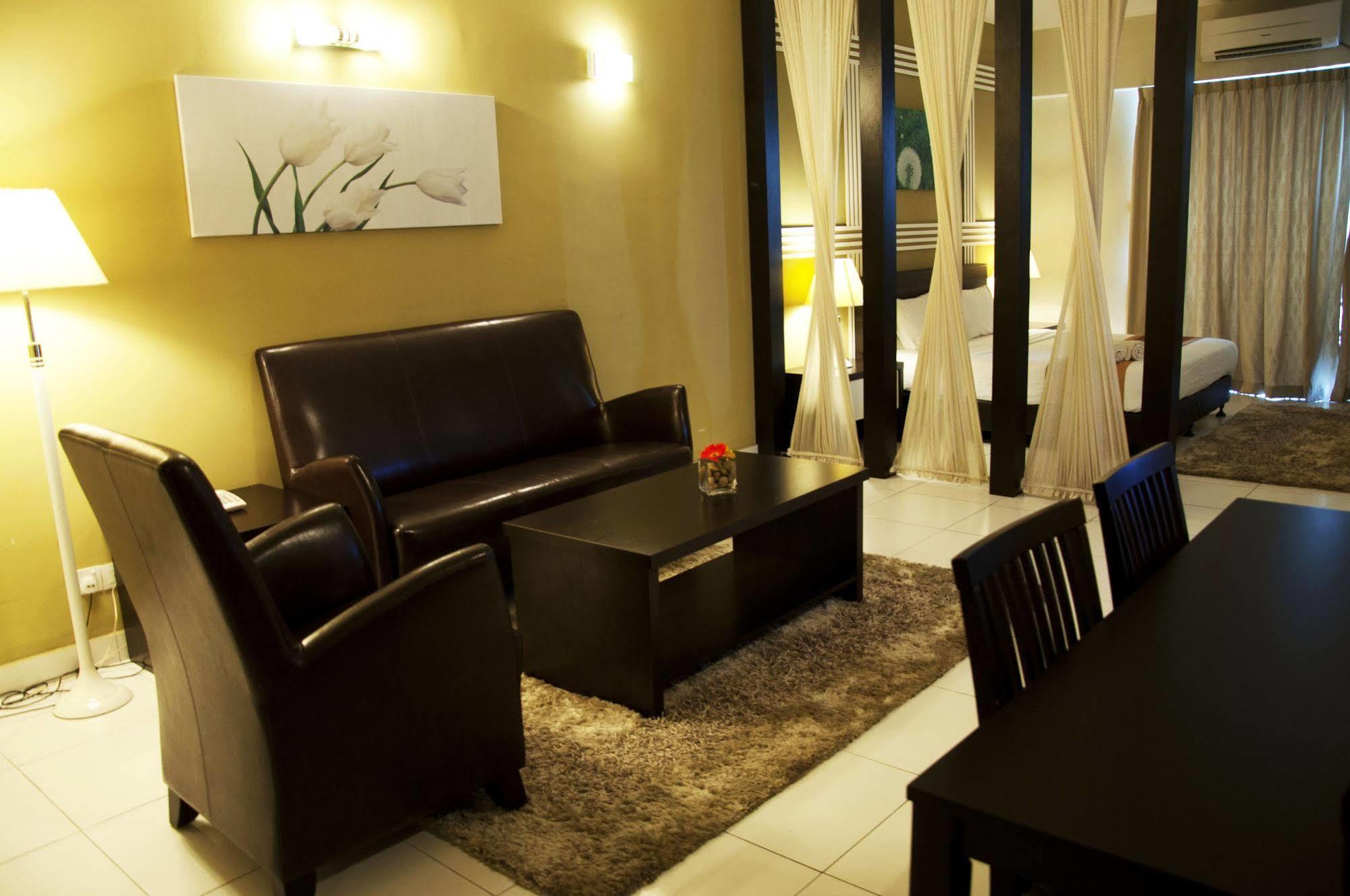 Bayu Marina Resort Johor Bahru Exterior photo