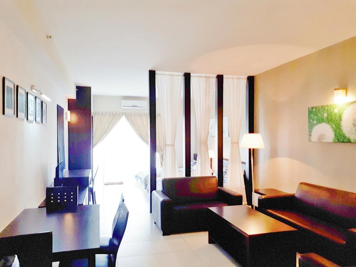 Bayu Marina Resort Johor Bahru Exterior photo