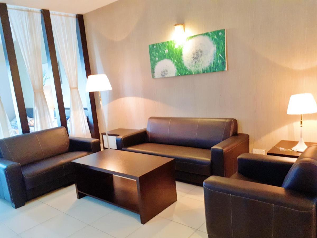 Bayu Marina Resort Johor Bahru Exterior photo